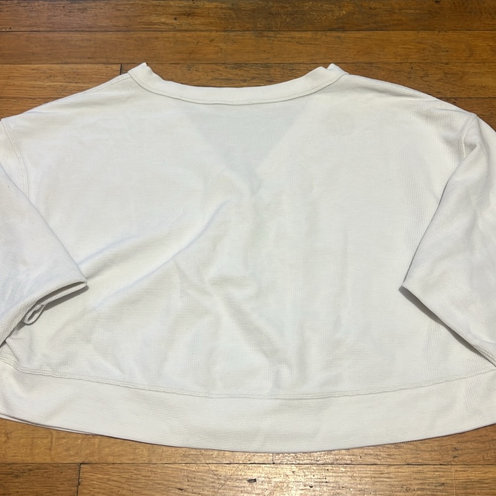 Alo Yoga AloLux SoHo Oversized Crop Henley Long Sleeve in Birch White, size M/L - Picture 13 of 15